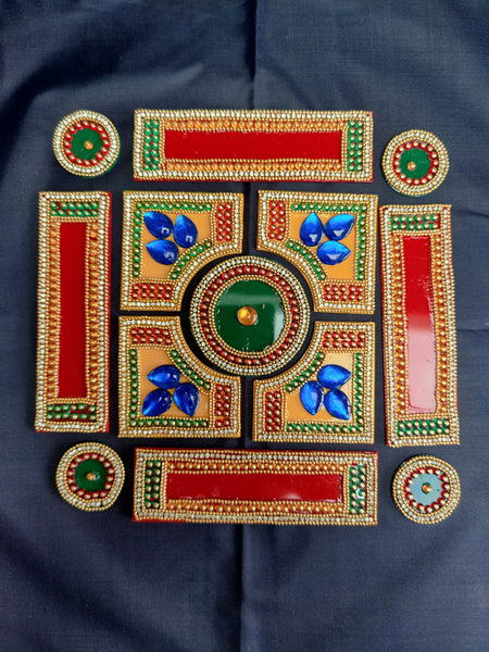 Square with Rectangle Patta Rangoli R2